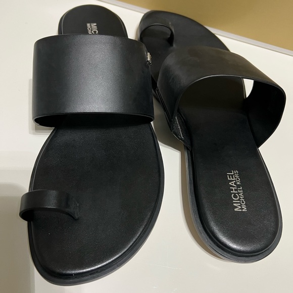 MICHAEL Michael Kors Women's August Toe Ring Slide Sandals Size 7 - Picture 4 of 14